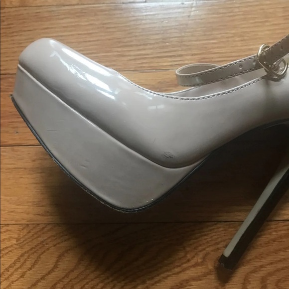 Bakers Colorblock Tan & Black High Platform Heels - Picture 8 of 8